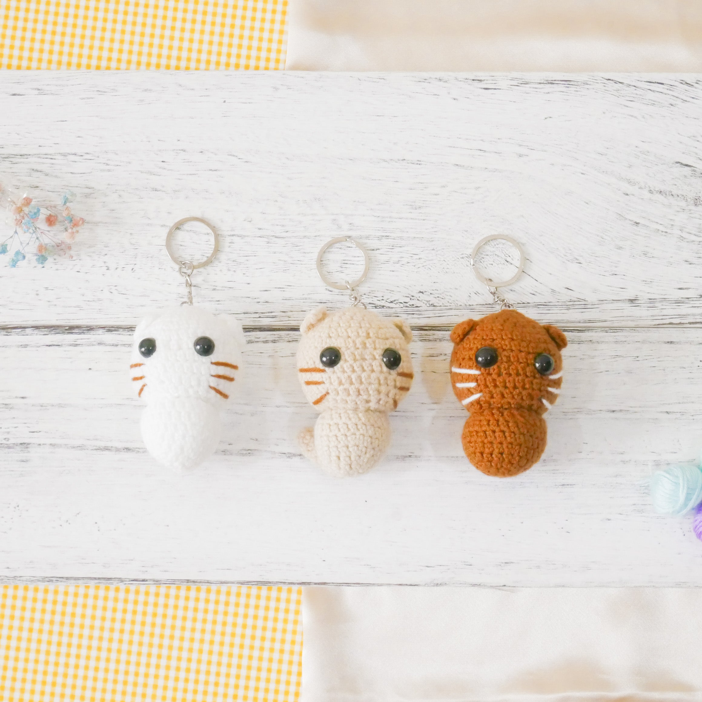 Kitten Charm - White