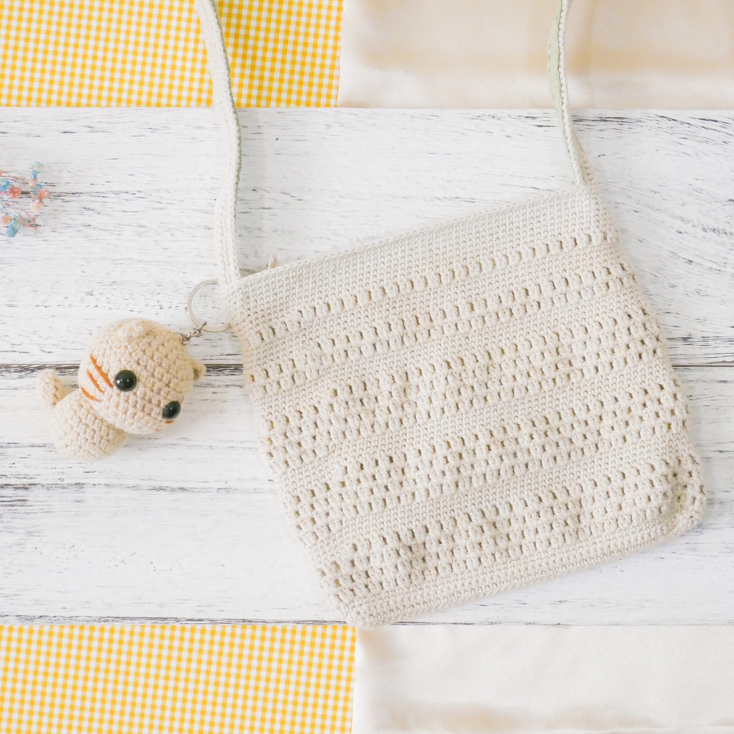 Kitten Charm - Beige